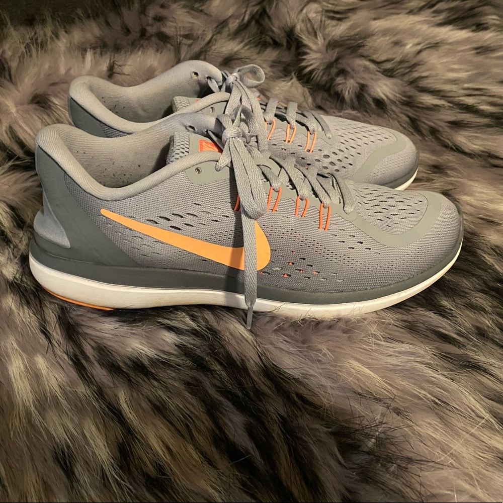 🔥Nike flex size 9.5. Great condition!